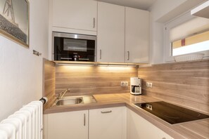 Kühlschrank, Mikrowelle, Geschirrspüler
