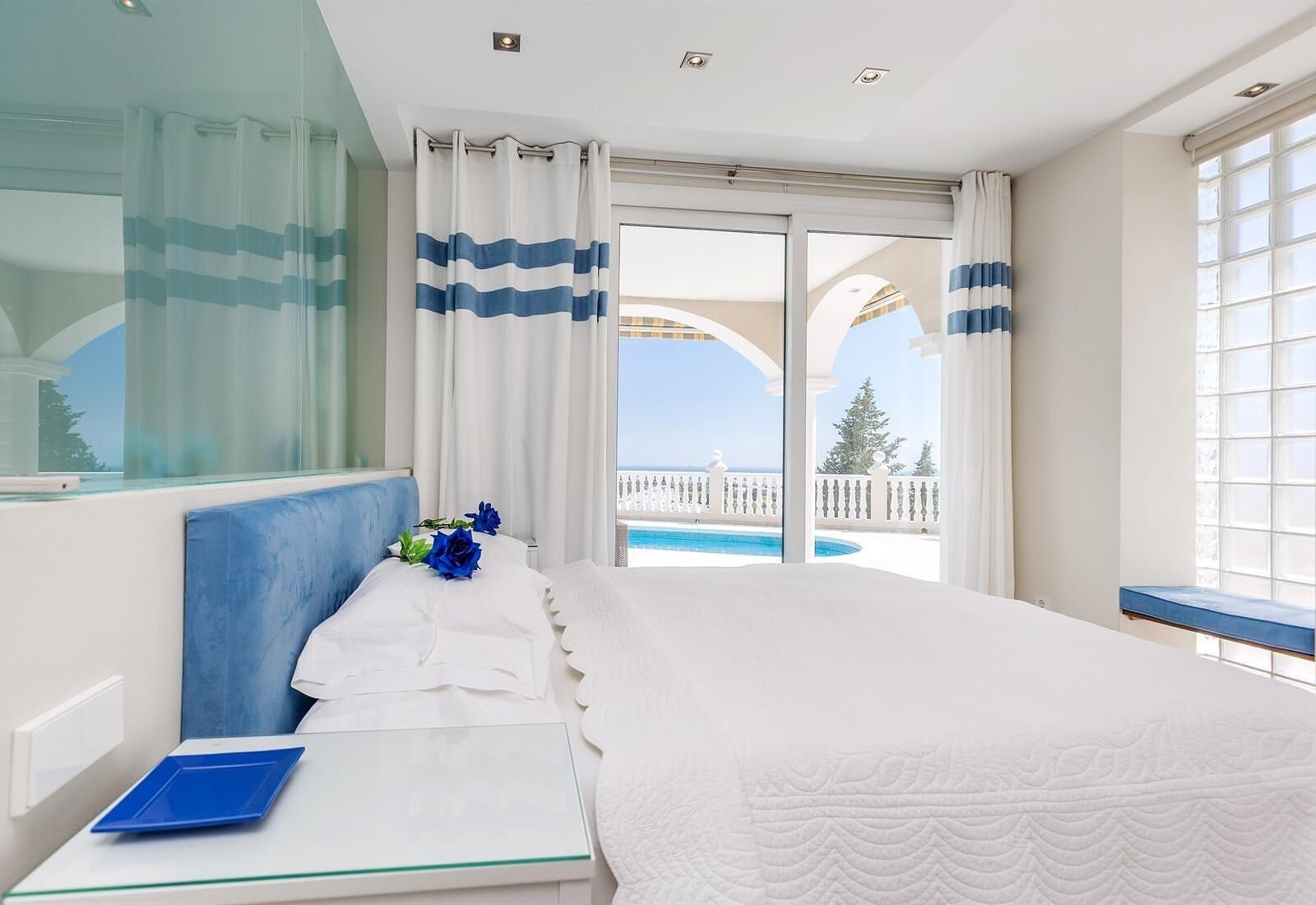 6 dormitorios, tabla de planchar con plancha, wifi gratis y ropa de cama