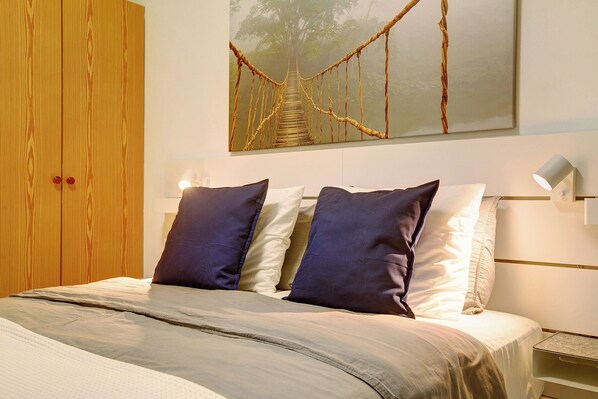 2 bedrooms, free WiFi, bed sheets - Apartment 'Little Gem' in a Central Location with Wi-Fi (Cruce de Arinaga)