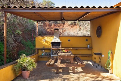 Country House 'Casa Rural Los Colorados' with Mountain View and pool