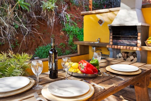 Country House 'Casa Rural Los Colorados' with Mountain View and pool