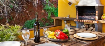 Country House 'Casa Rural Los Colorados' with Mountain View and pool