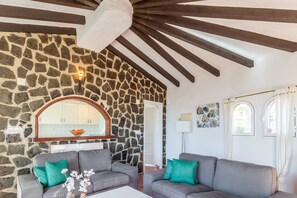 TV, video games, table tennis - Family-Friendly Villa "Es Paradis" with Pool, Garden and Wi-Fi (Calpe)