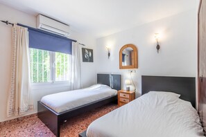 5 عدّة غرف نوم ومكواة/لوح كي وواي فاي مجانًا وملاءات أسرّة