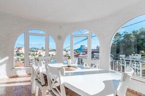Dining - Family-Friendly Villa "Es Paradis" with Pool, Garden and Wi-Fi (Calpe)