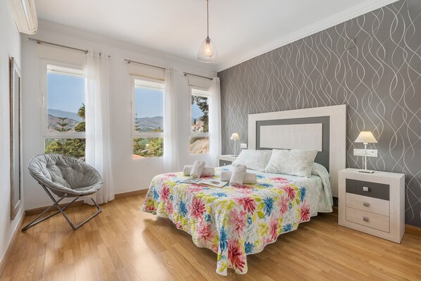 3 sovrum, strykjärn/strykbräda, gratis wi-fi och sängkläder