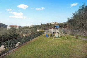 Children's area - Pet Friendly Apartment 'Virginia Agriturismo La Scuderia' with Wi-Fi (Andora)