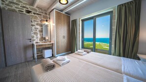 9 quartos, ferros/tábuas de passar roupa, berço de viagem