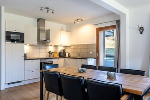 Microwave, electric kettle