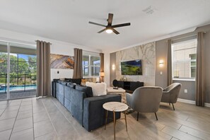 Stereo, offices - Harry Potter, Frozen & Pool Fun Near Disney (Kissimmee)