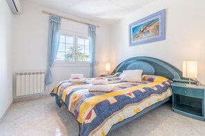4 Schlafzimmer, Bügeleisen/Bügelbrett, WLAN