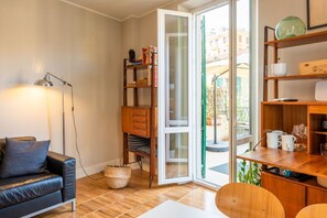 Télévision à écran plat