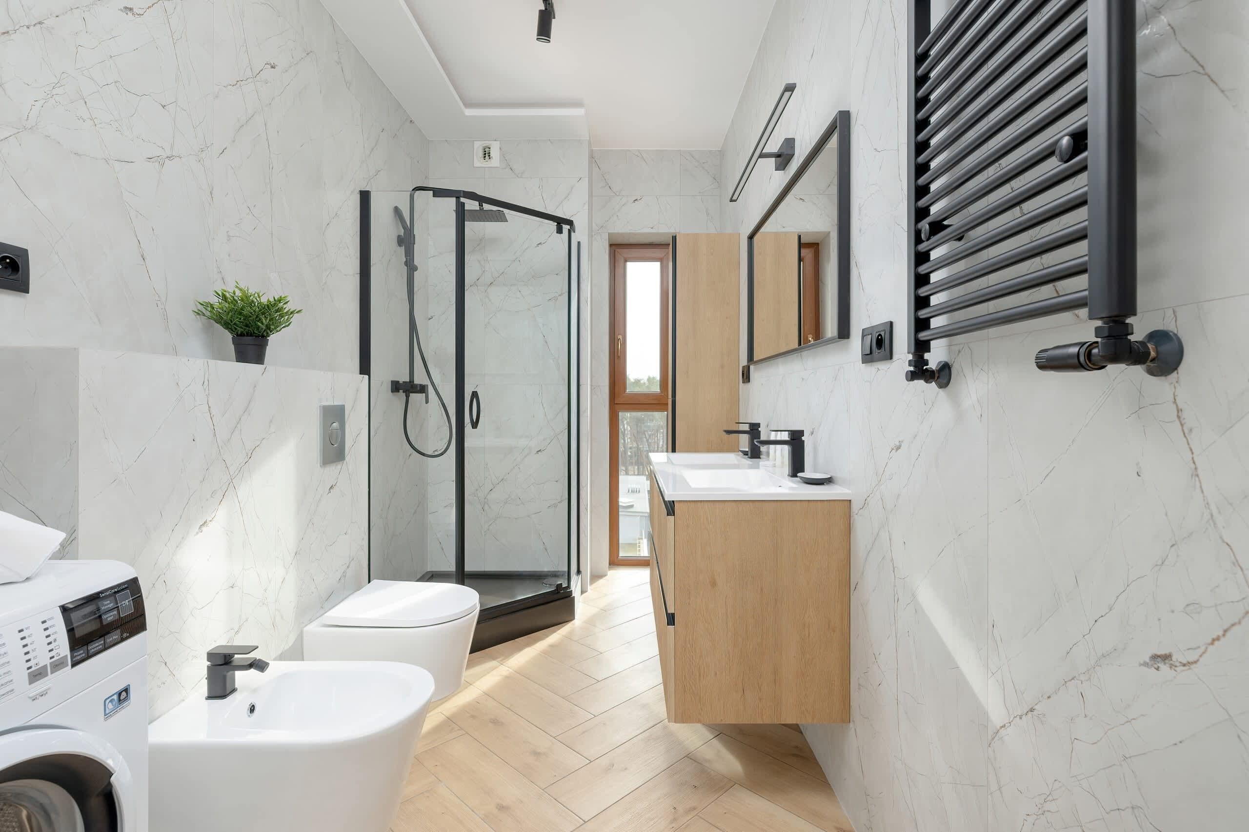 Shower, towels, shampoo