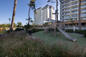 Children’s area - Stylish Apartment | Sea View, 24 m to the Beach (Dziwnówek)