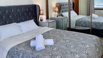 3 slaapkamers, een strijkplank/strijkijzer, wifi, beddengoed