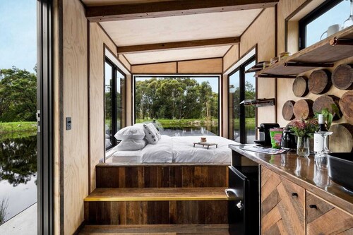 Getawayz NSW - 'Banksia' Designer Tiny Home w/ stunning dam views
