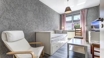 4 bedrooms, hypo-allergenic bedding, individually furnished, free WiFi