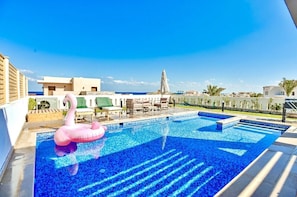 Piscine extérieure, piscine chauffée