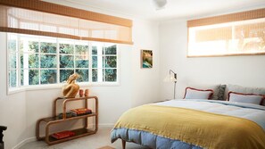 4 bedrooms, iron/ironing board, WiFi, bed sheets - Hidden Byron - designer hinterland oasis with pool, fireplace and firepit (Myocum)