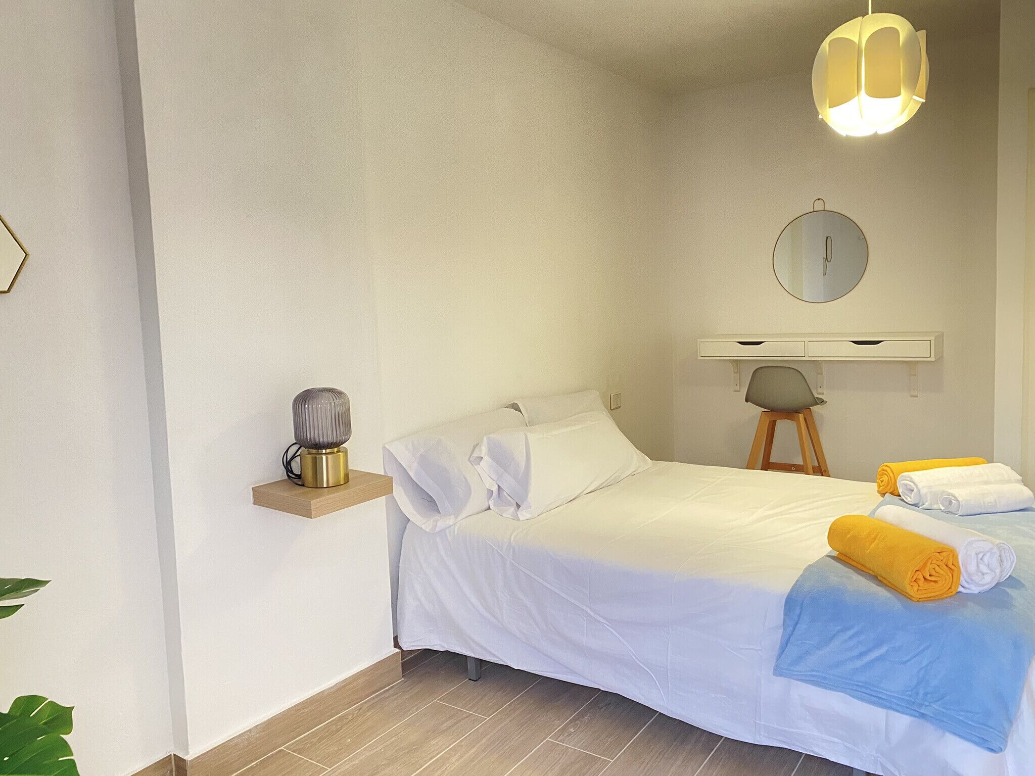 2 bedrooms, WiFi (free), bed sheets