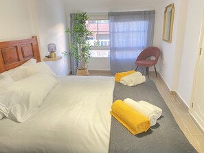 1 室のベッドルーム、WiFi (無料)、ベッドシーツ