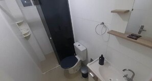 Dusche, Haartrockner, Bidet, Seife
