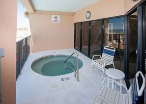 Bañera de hidromasaje exterior