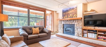 Spacious condo just steps away from the lifts, hot tub, free wifi, & parking