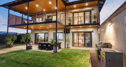 34 Gnulli Court - Bring your boat!