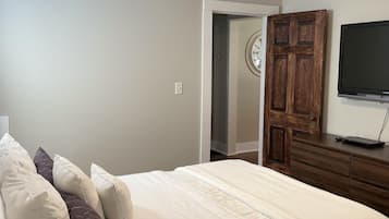 2 bedrooms, desk, iron/ironing board, free WiFi