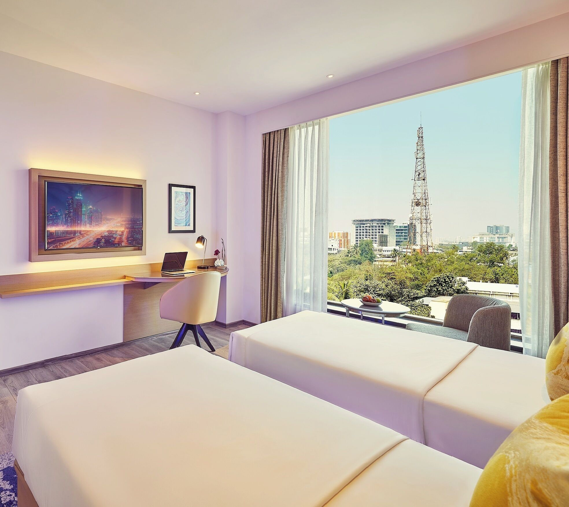 Deluxe Room Twin Bed | Premium bedding, memory foam beds, minibar, in-room safe