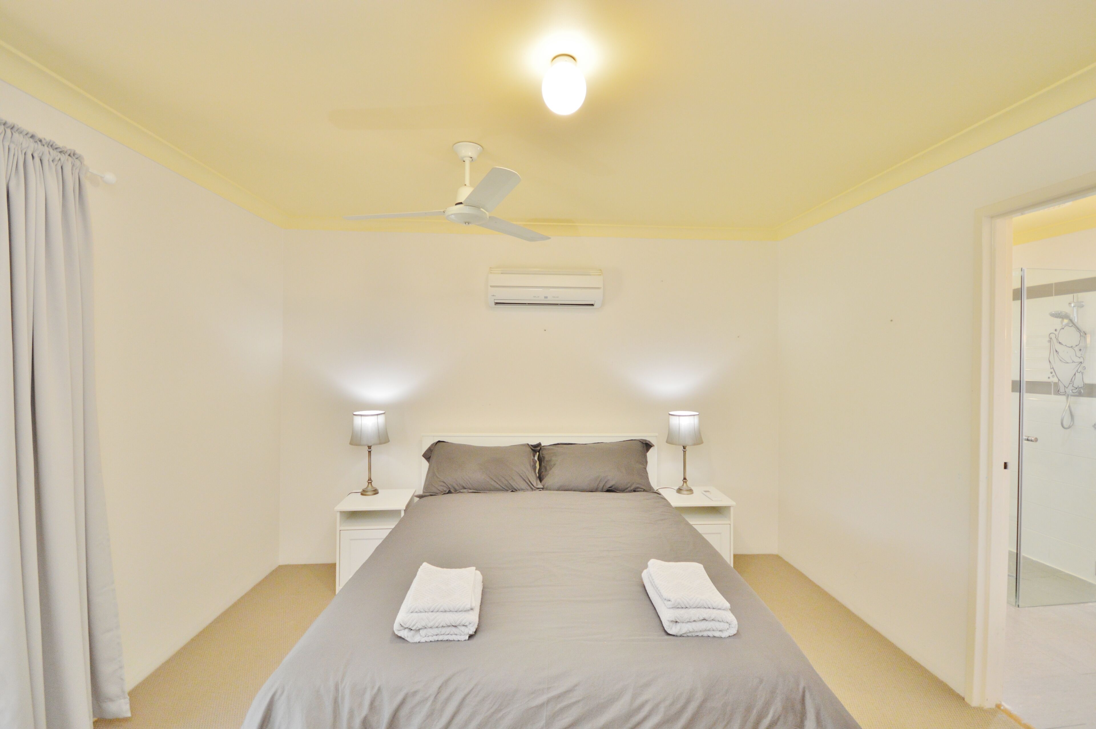 4 bedrooms, free WiFi, bed sheets