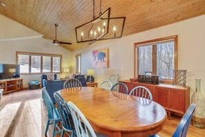 Interior - Slopeside on Timberline Mountain's Salamander Trail-Perfect in every season! (Canaan Valley)