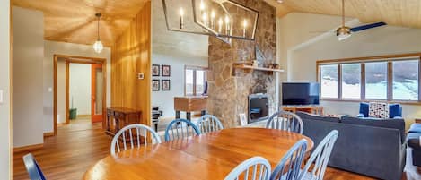 Fireplace, DVD player