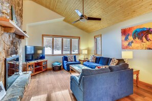 Fireplace, DVD player