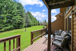 Property grounds - Beautiful Deerfield condo has it all. Welcome Dutch Ridge! (Canaan Valley)