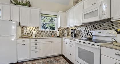 Haydon Cottage I Romantic, Dripping Springs