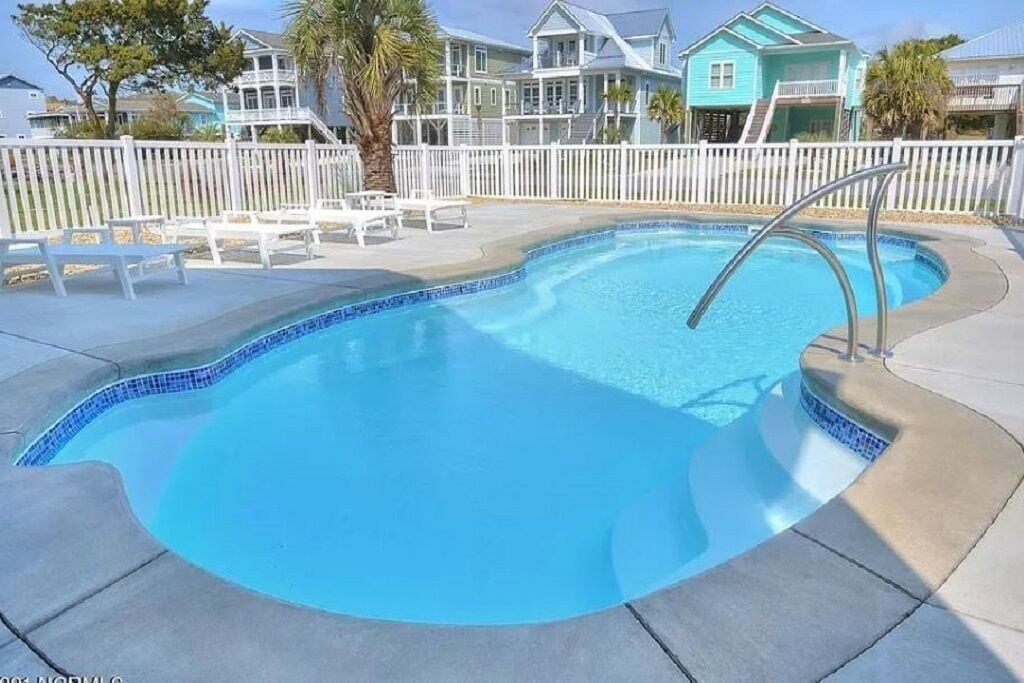 Oak Island 2nd Row Large Beach Home with Private Gated Pool! 5 Bedrooms, 3 decks