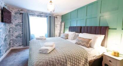 Host & Stay | Iris Cottage