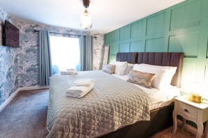 Iris Cottage, Pickering - Host & Stay