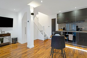 Interior - Pitcorthie House - Dunfermline, Fife (Dunfermline)