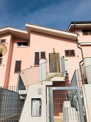 Exterior - Lovely 2 bedrooms apt 200 metres from the beach (air condition) (Follonica)