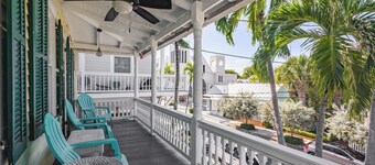 Private Heated Pool & Near Duval - The Curry House