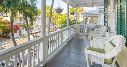 Private Heated Pool & Near Duval - The Curry House