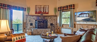 Fall Retreat | Whistlepunk 1 Slope Side 3BR