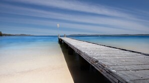 Una playa cerca