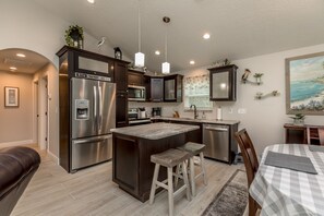 Fridge, microwave, oven, stovetop - Riverside Luxury Retreat - Pelican Landing (Sebastian)