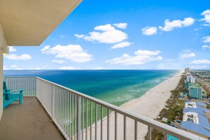 Property grounds - Beach front, Pool & Short walk to Pier Park!! (Panama City Beach)