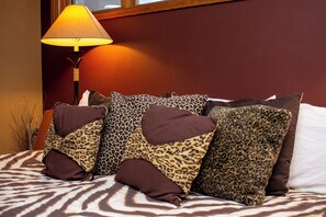 3 bedrooms, travel cot, WiFi, bed sheets