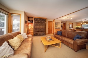 TV, fireplace, DVD player, table tennis